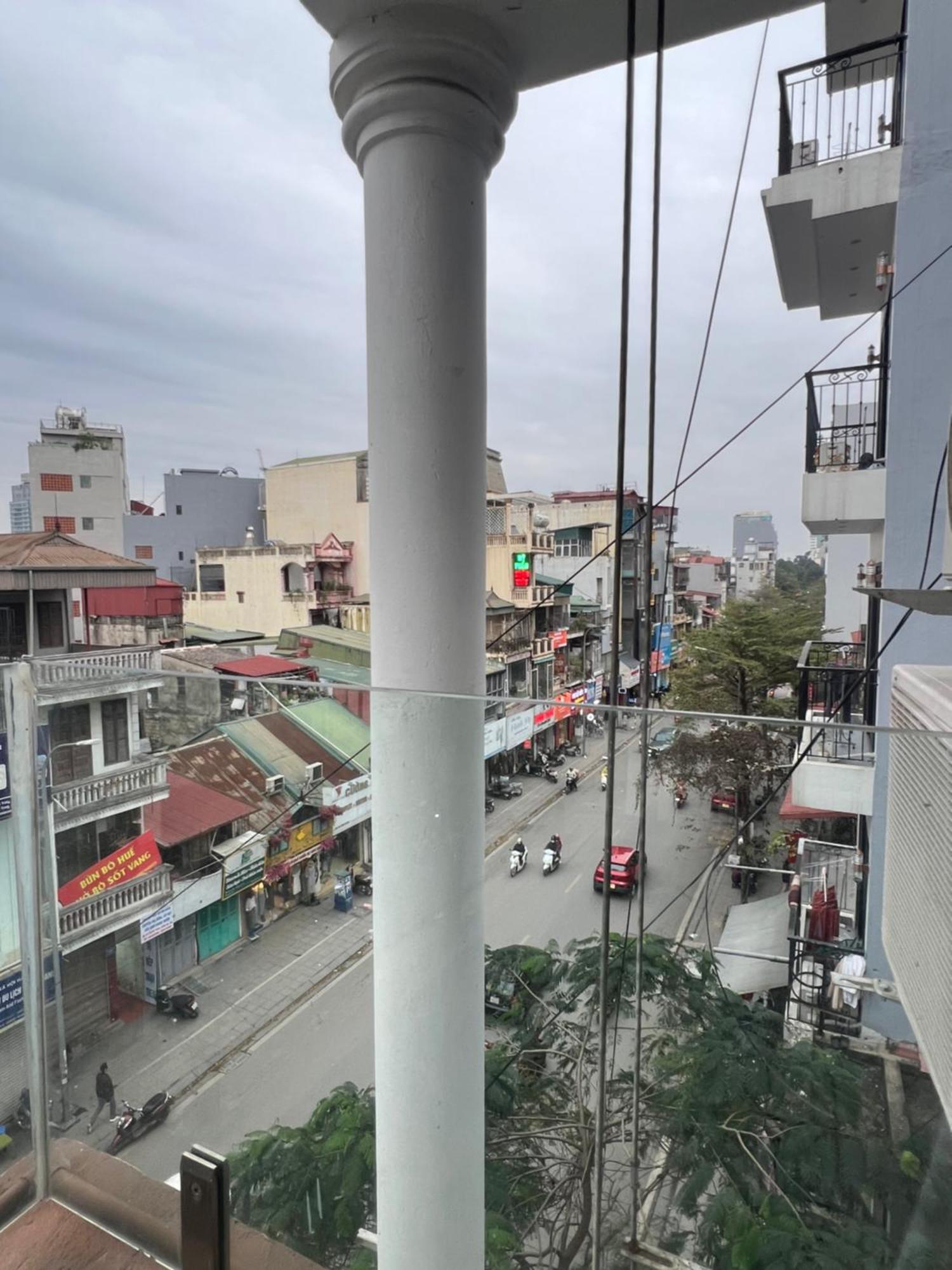 Khách sạn hẻo lánh Venus 45 Hà Nội